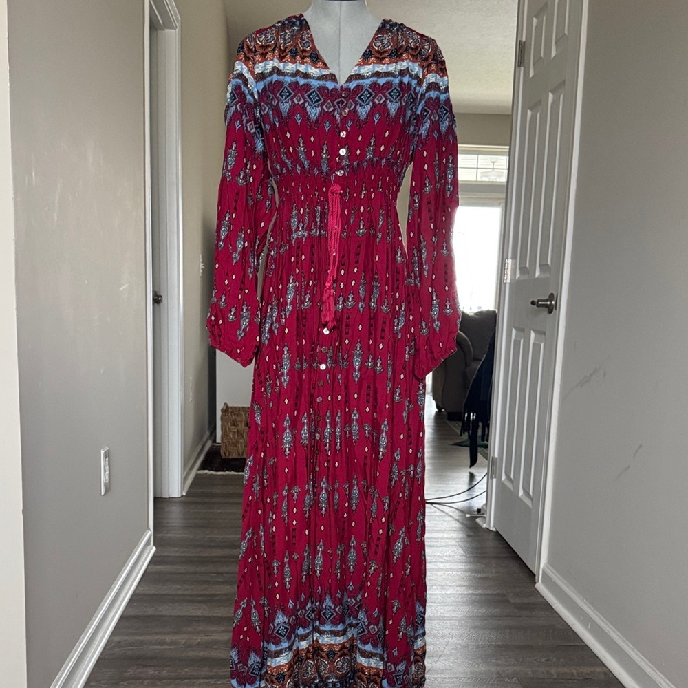 Elegant Red Patterned Maxi Dress